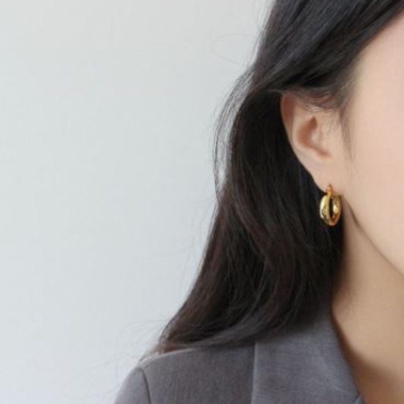 Minimalist 925 Sterling Silver Circle Hoop Earring - Picture 6 of 7